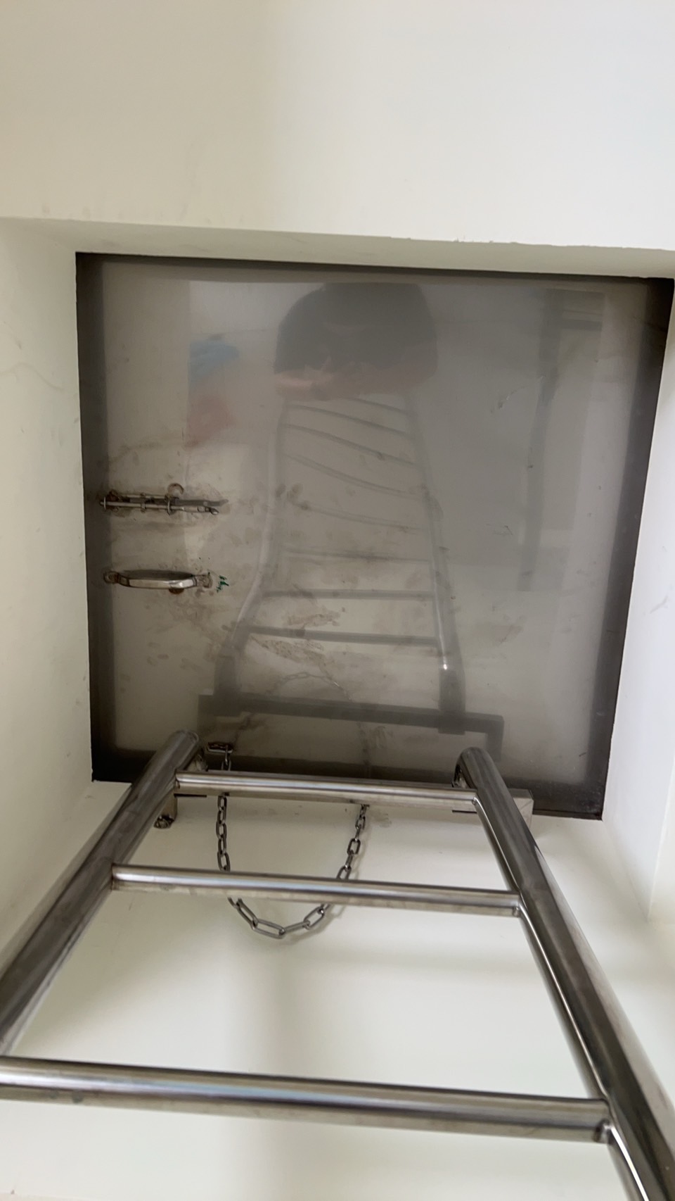 改裝前:室內視角,採光不足