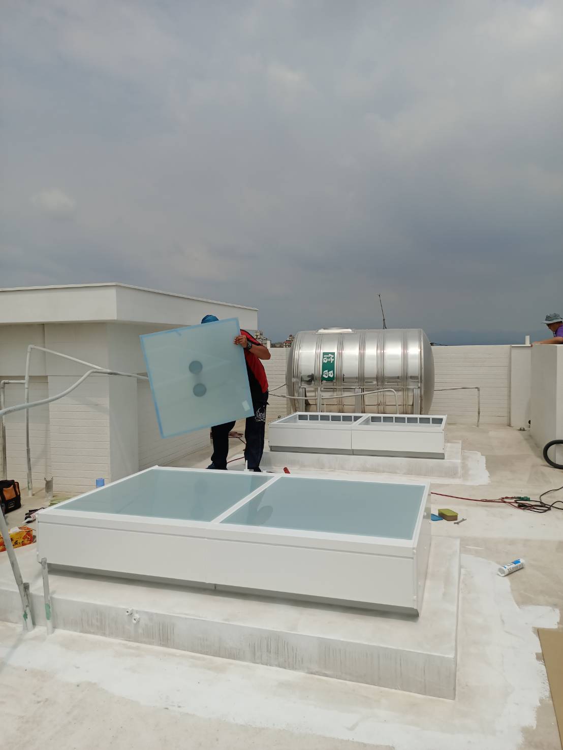 隔熱配置：多層面材／低放射率處理