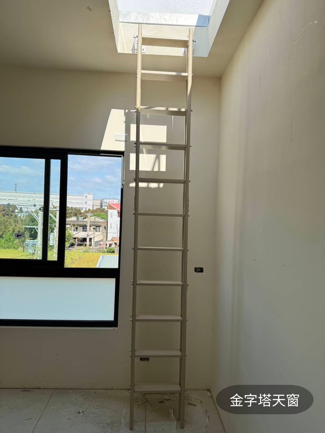 多功能爬梯與室內採光結合-美化居家效果