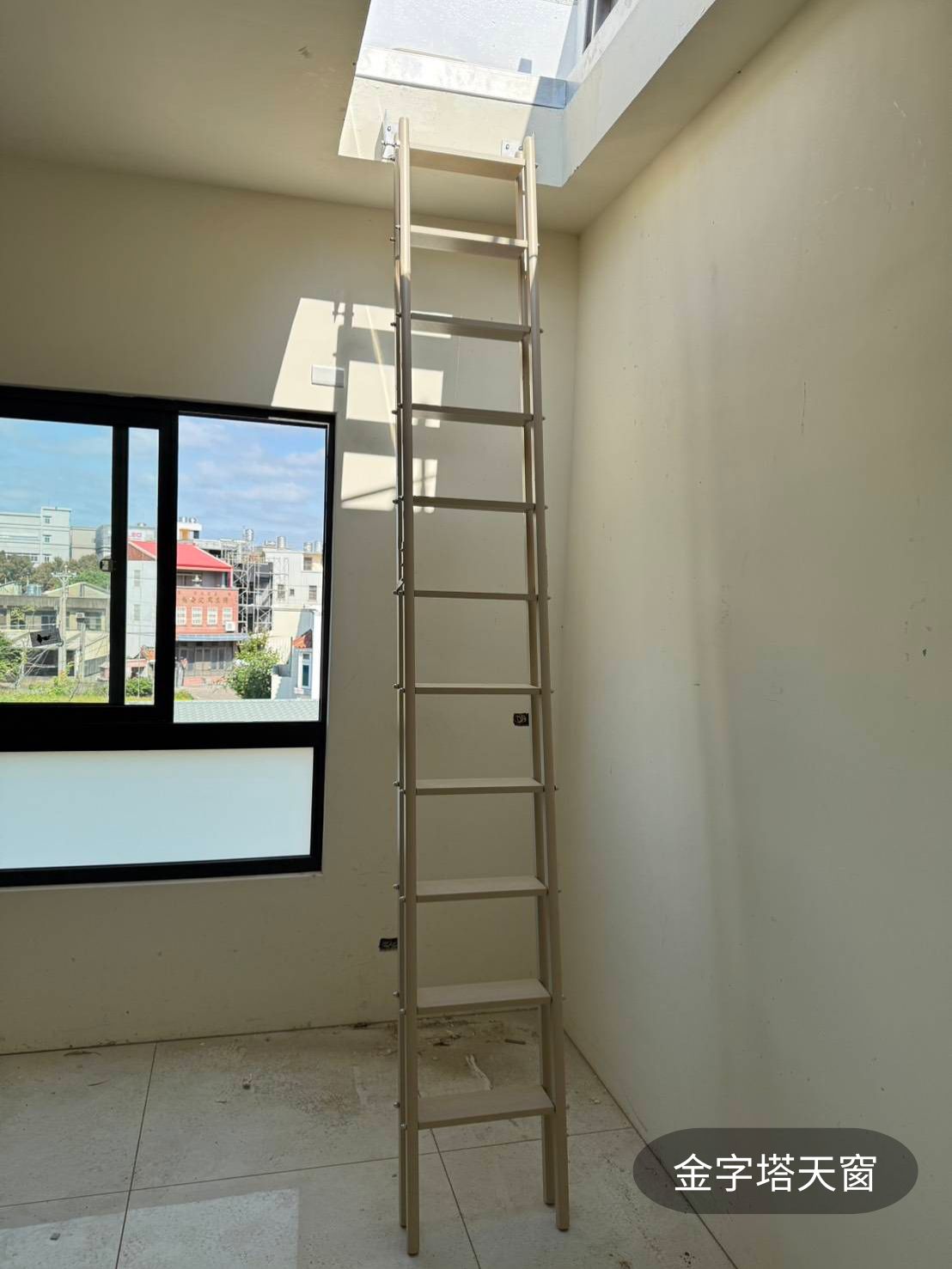 金字塔多功能頂樓爬梯-正面展開示意圖