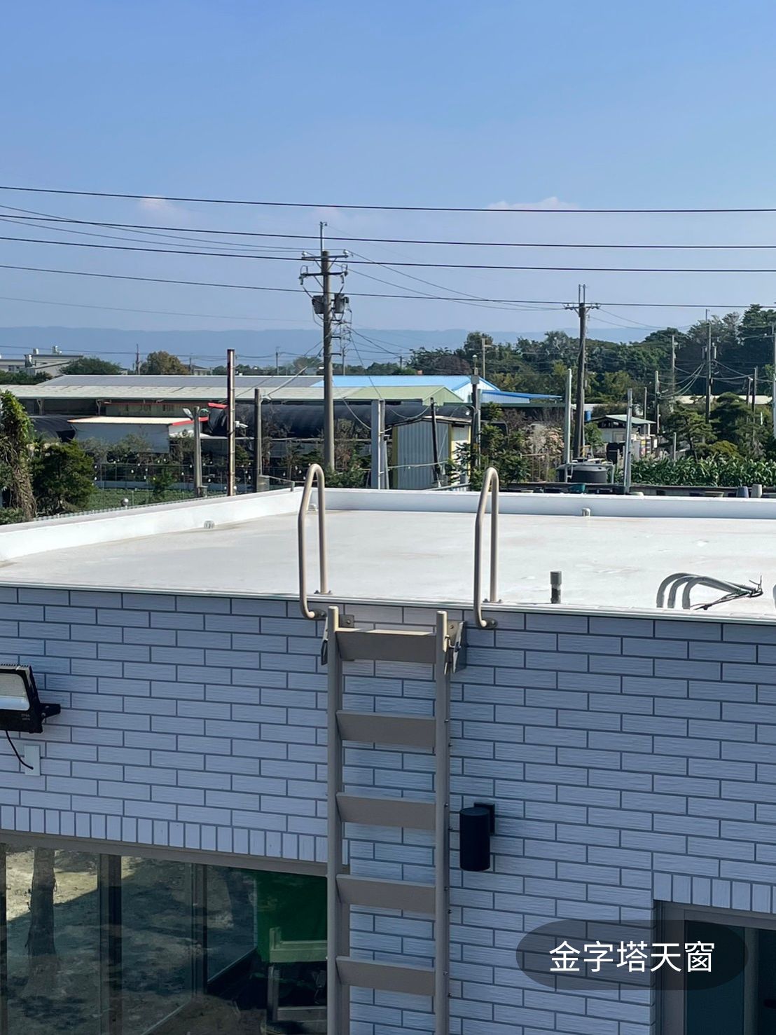 屋頂出入口手把系統特寫