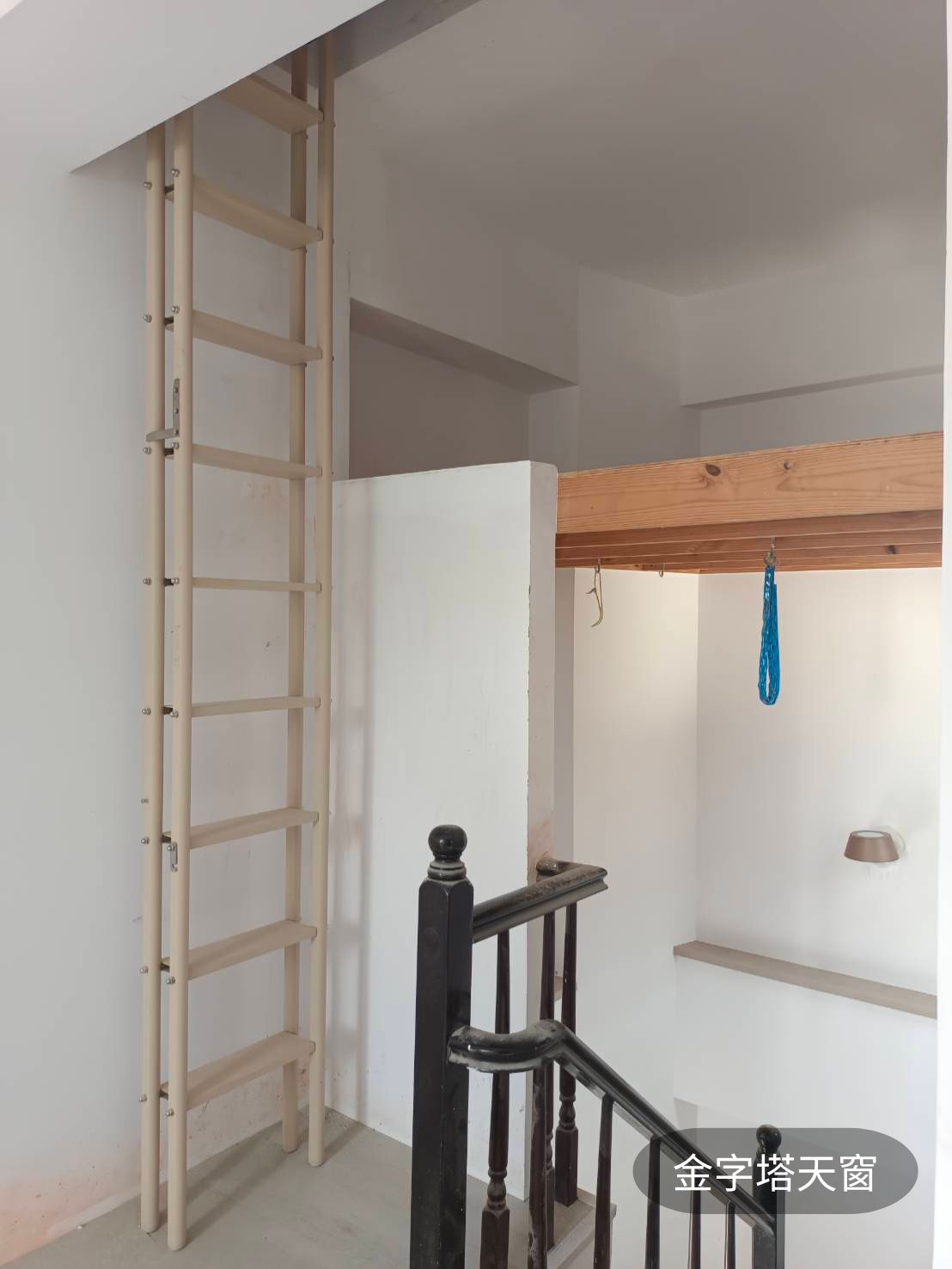 頂樓爬梯改裝實績：金字塔天窗有限公司活化空間專業肯定